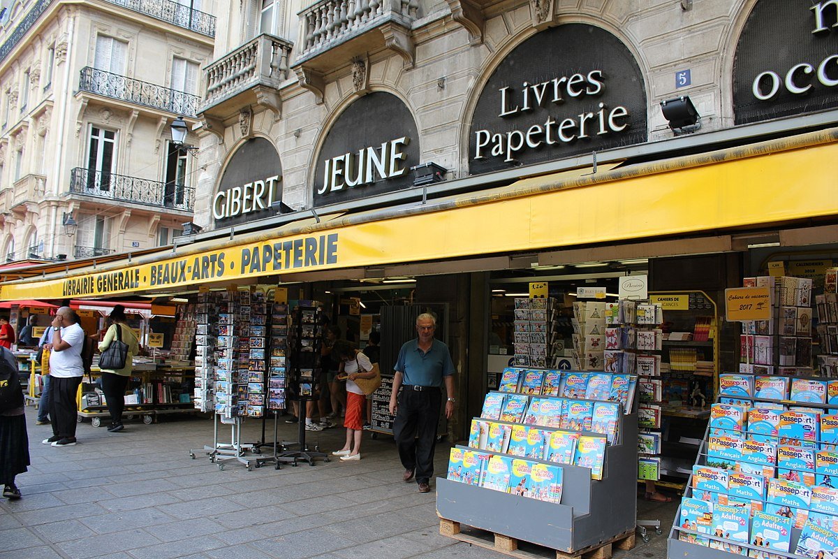 50/Quartier/Hotel-Paris-library- Gibert.jpg